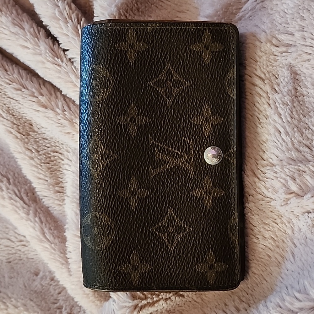 LV Compact Wallet